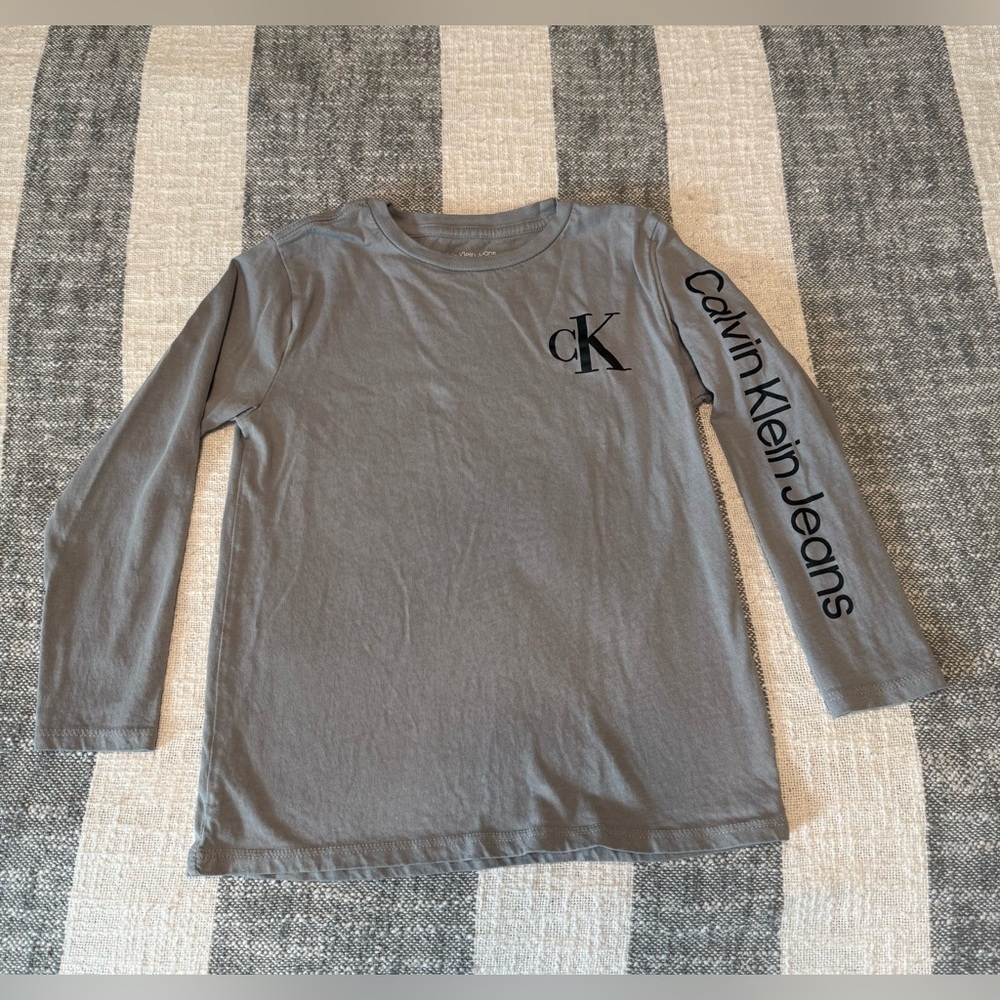 CK Calvin Klein Jeans Boys SZ 6 Gray and Black Long Sleeve Shirt Top NWOT